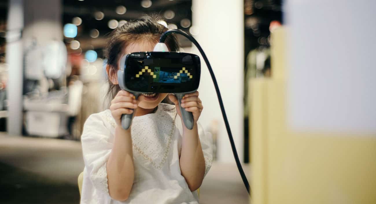 Lenovo Peru And Crack The Code Sponsor Educational Vr Competition For Kids