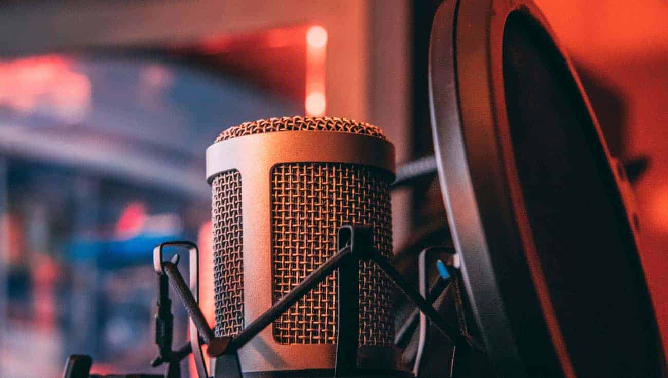 Top 13 Podcasts Every Latin American Entrepreneur Should Listen To [2020]