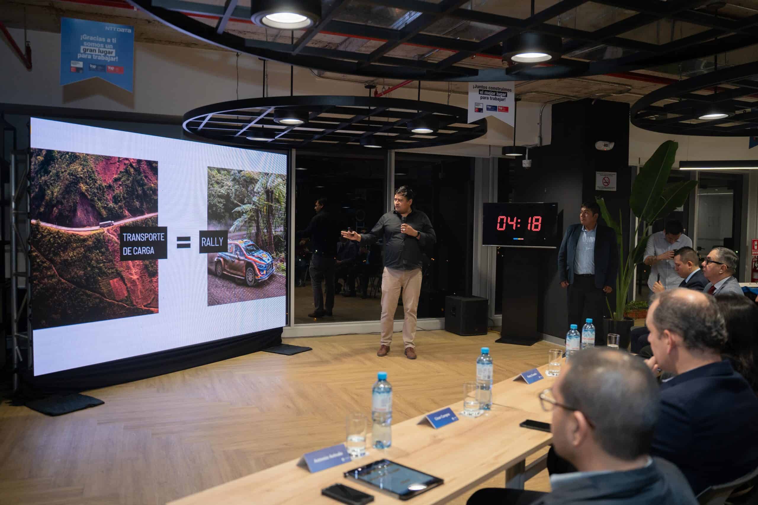 El Asistente Virtual en Ruta (AVIRU) fue ganador de los eAwards Perú 2023, organizados por NTT DATA en colaboración con NTT DATA FOUNDATION. 