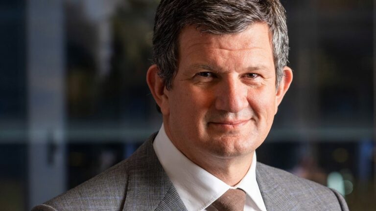 Thomson Reuters Aloca Us$ 8 Bilhões Para Investimentos Em Ia, Com O Objetivo De Transformar Os Serviços Profissionais